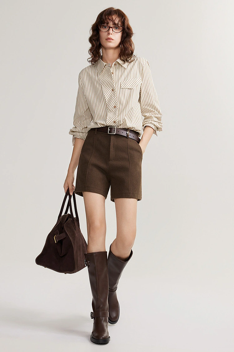 Làm thế nào để chọn được chiếc áo sơ mi thường ngày hoàn hảo cho phụ nữ?